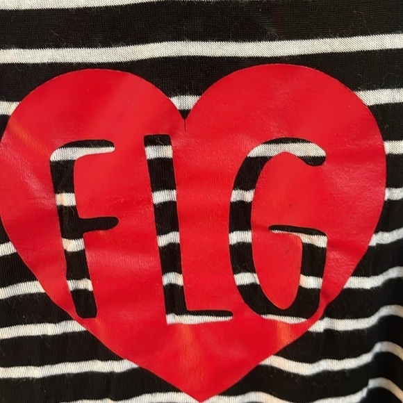 Color Thread Flagstaff nightie with a red heart with FLG. Size Large - Picture 3 of 7